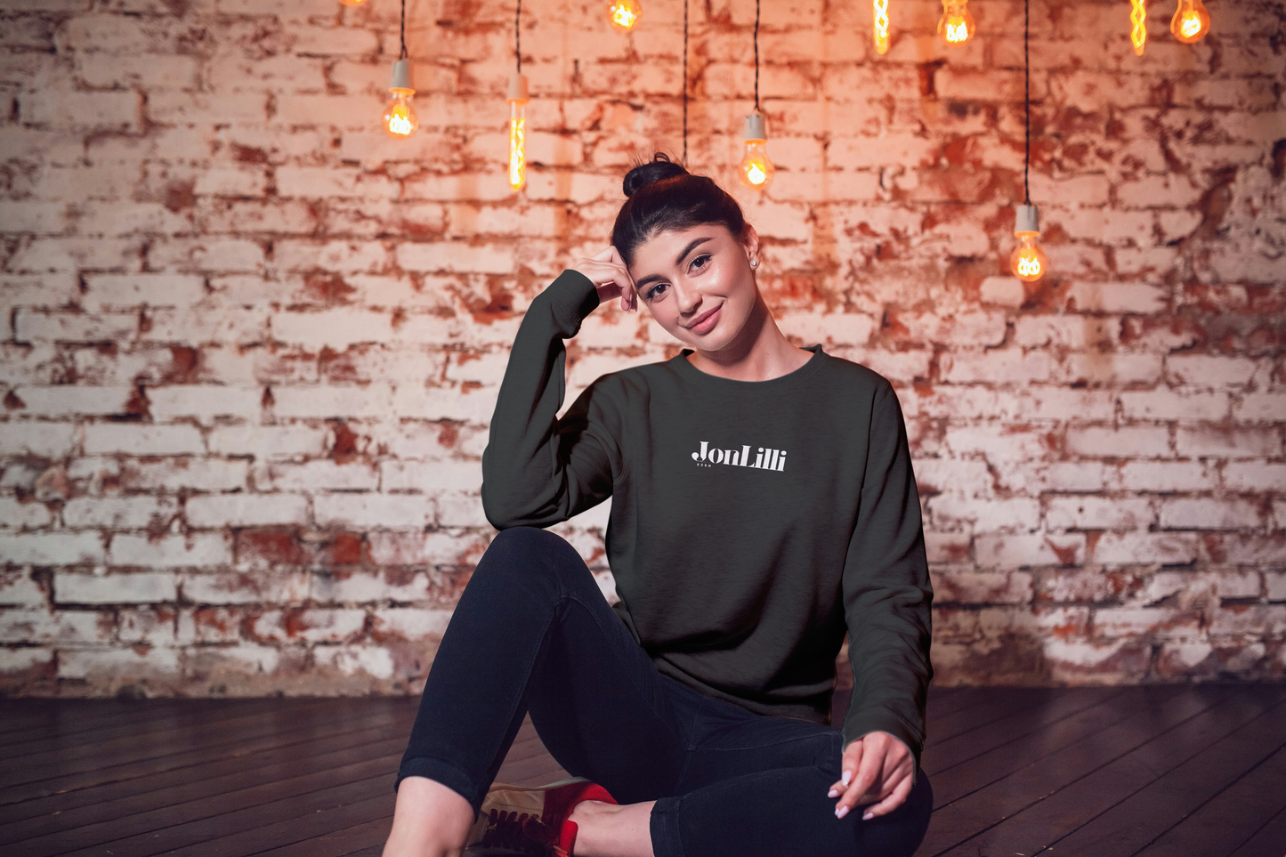 Crewneck/Black Sweater
